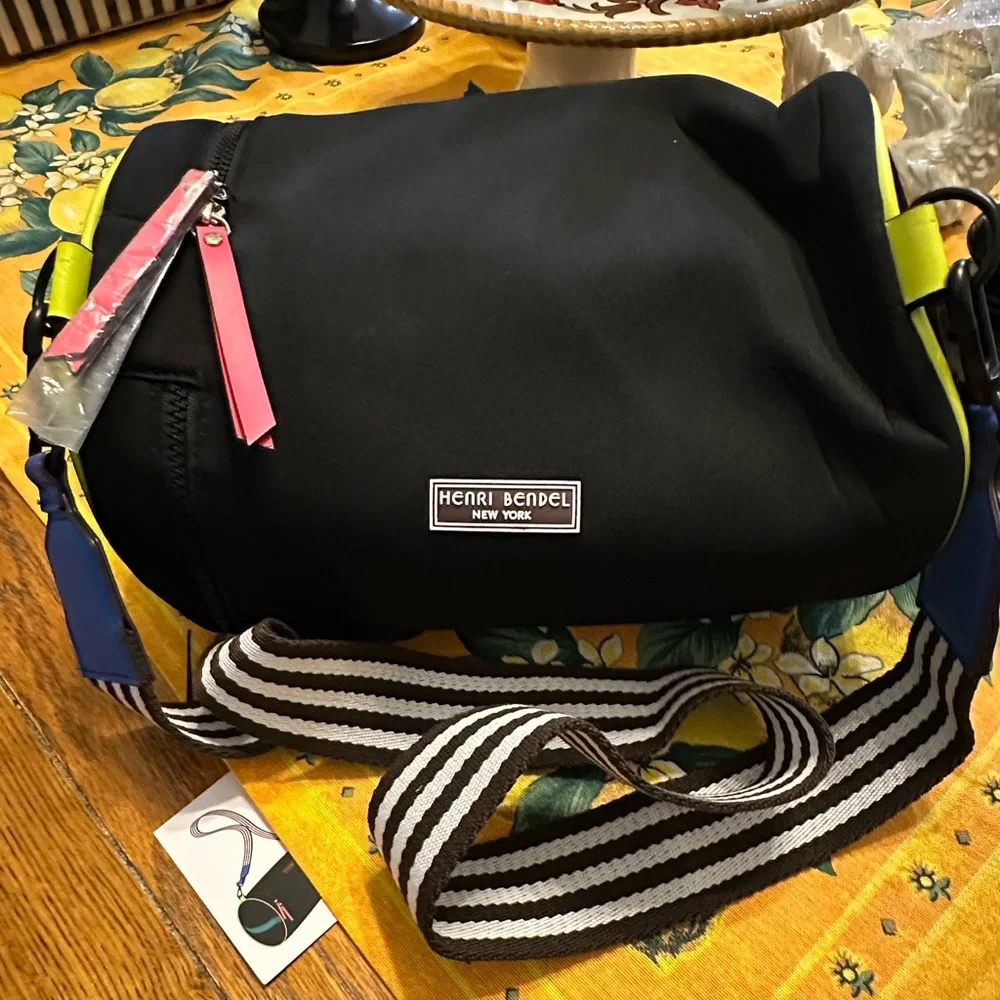 NWT HENRI BENDEL NEOPRENE CIRCULAR CROSSBODY COOLER NEON / BLACK BEACH FESTIVAL - Picture 8 of 12